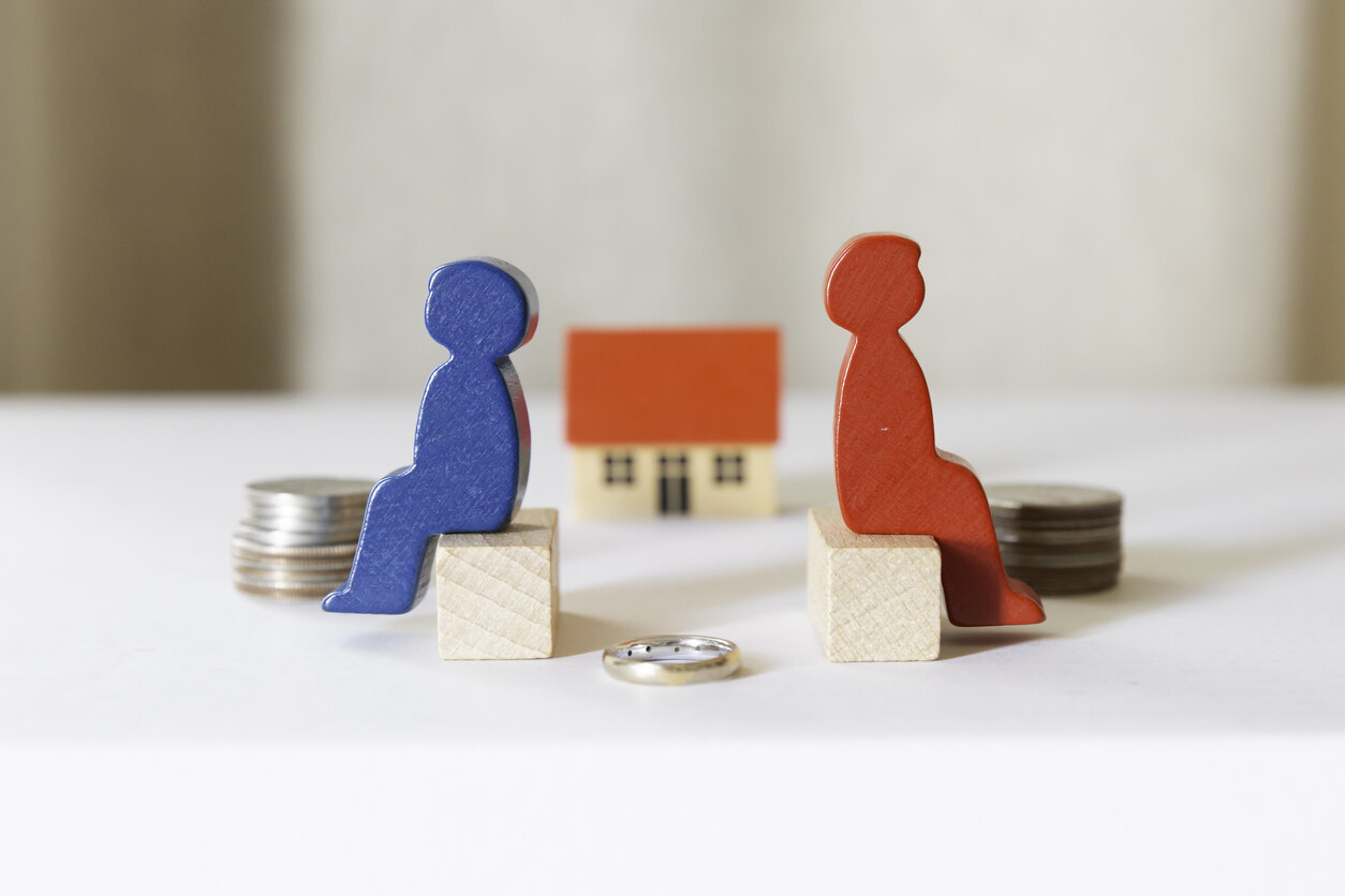 blocks showing sepration between wife and husband